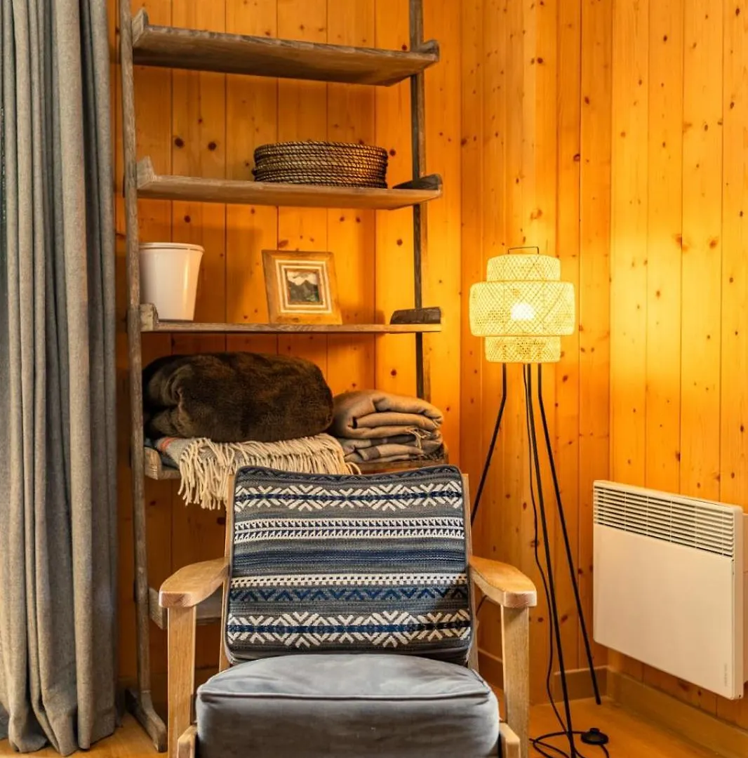Authentic And Spacious Chalet In Meribel 5 Bedrooms