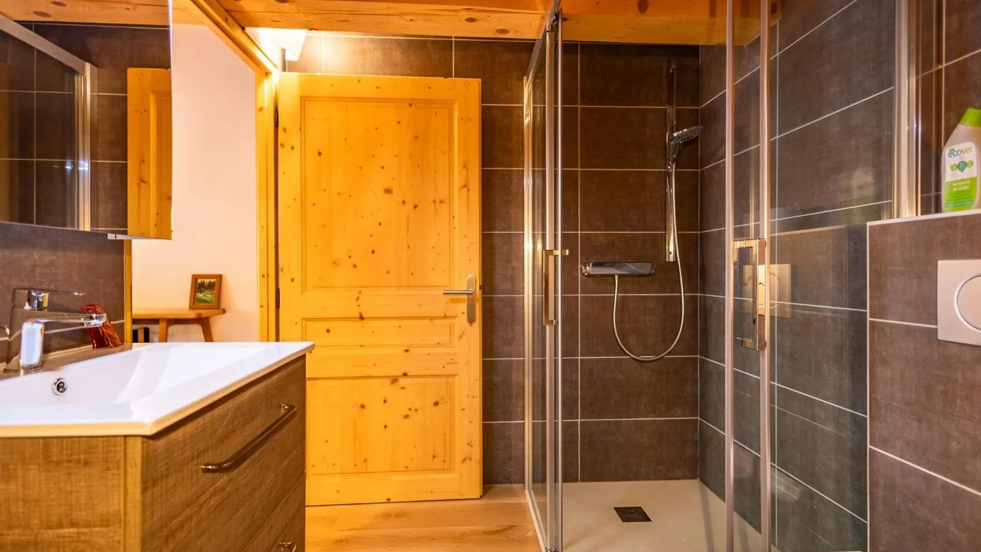 Authentic And Spacious Chalet In Meribel 5 Bedrooms 0*,  Fransa