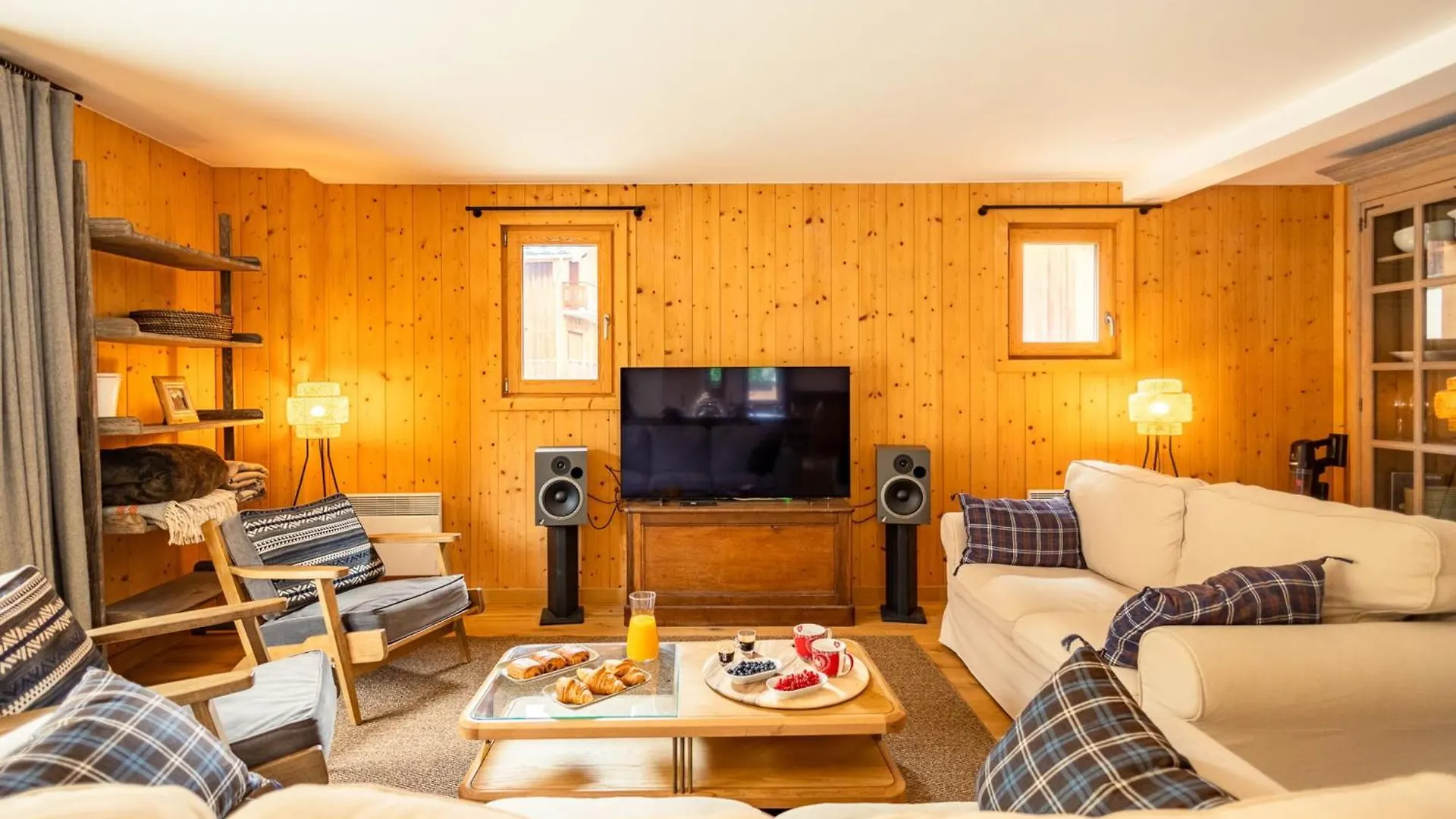 Authentic And Spacious Chalet In Meribel 5 Bedrooms 0*,  Fransa