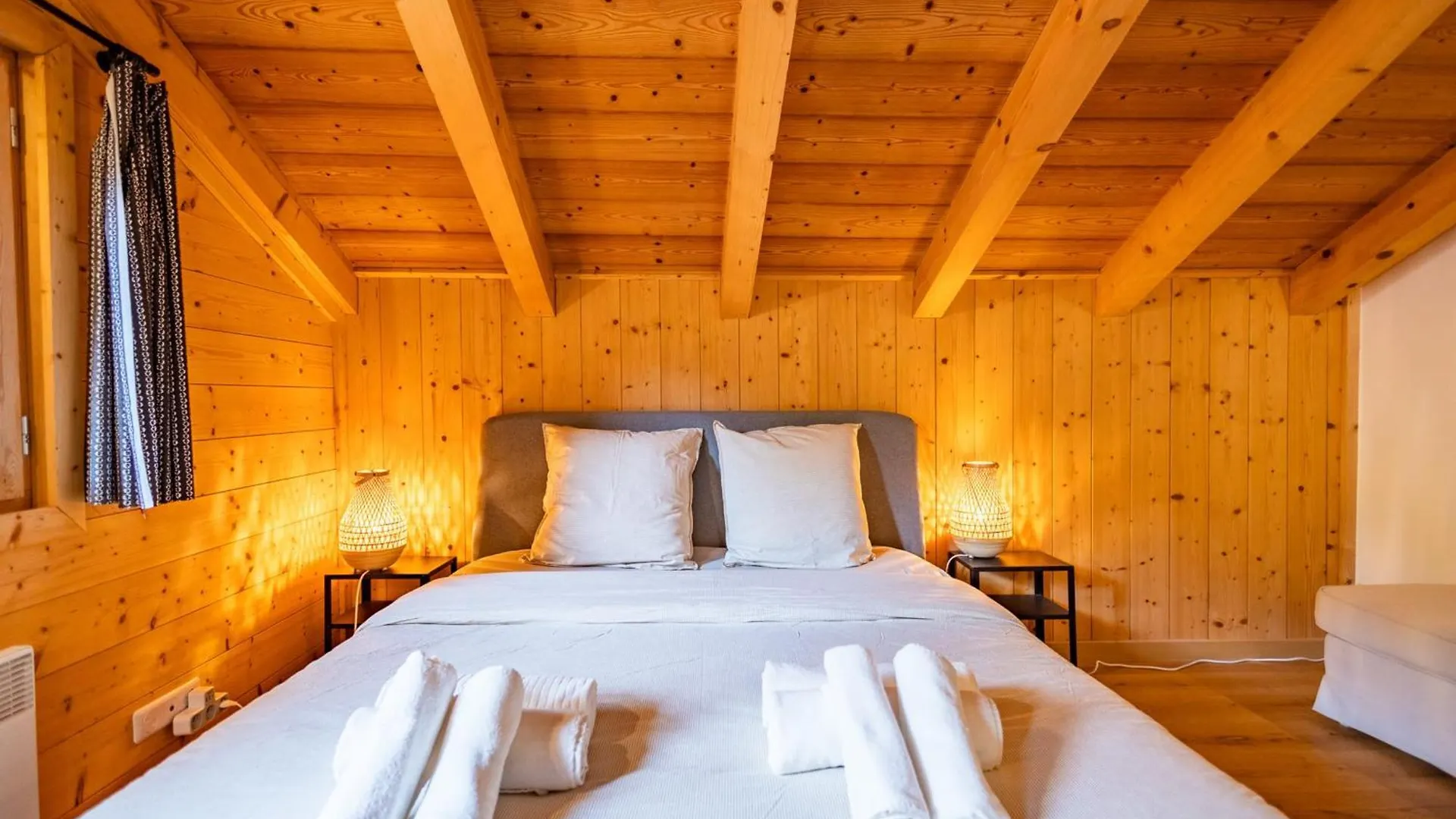 Authentic And Spacious Chalet In Meribel 5 Bedrooms 0*,