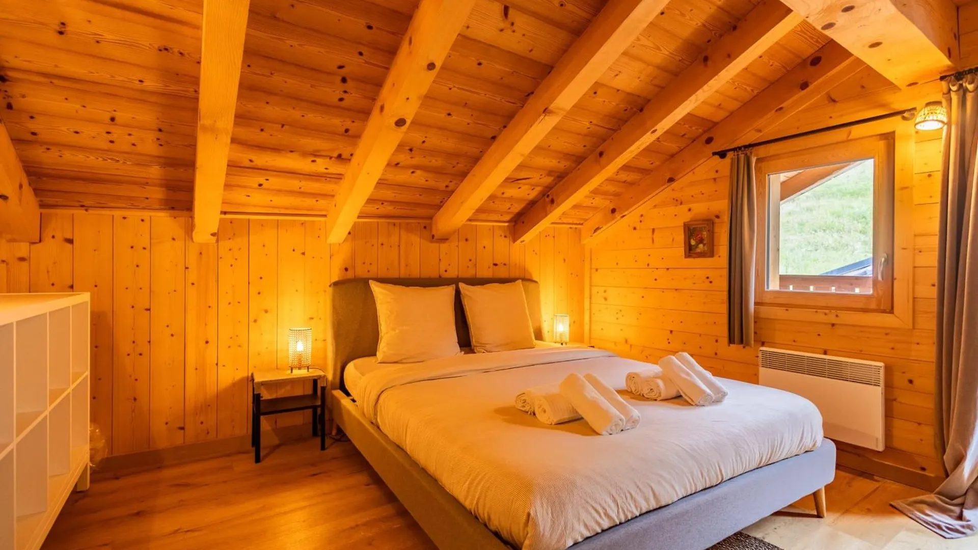 Authentic And Spacious Chalet In Meribel 5 Bedrooms 0*,  Fransa